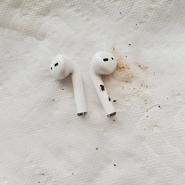 how to clean your airpods on dirty toilet step 1